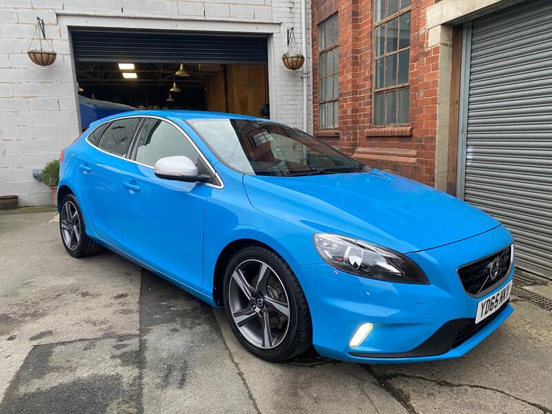 VOLVO V40
