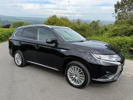 MITSUBISHI OUTLANDER 2.4 h TwinMotor 13.8kWh Reflex Plus