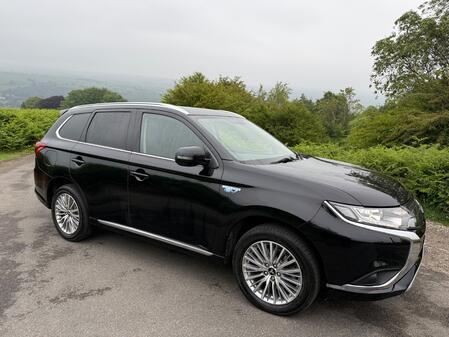 MITSUBISHI OUTLANDER 2.4 h TwinMotor 13.8kWh Reflex Plus
